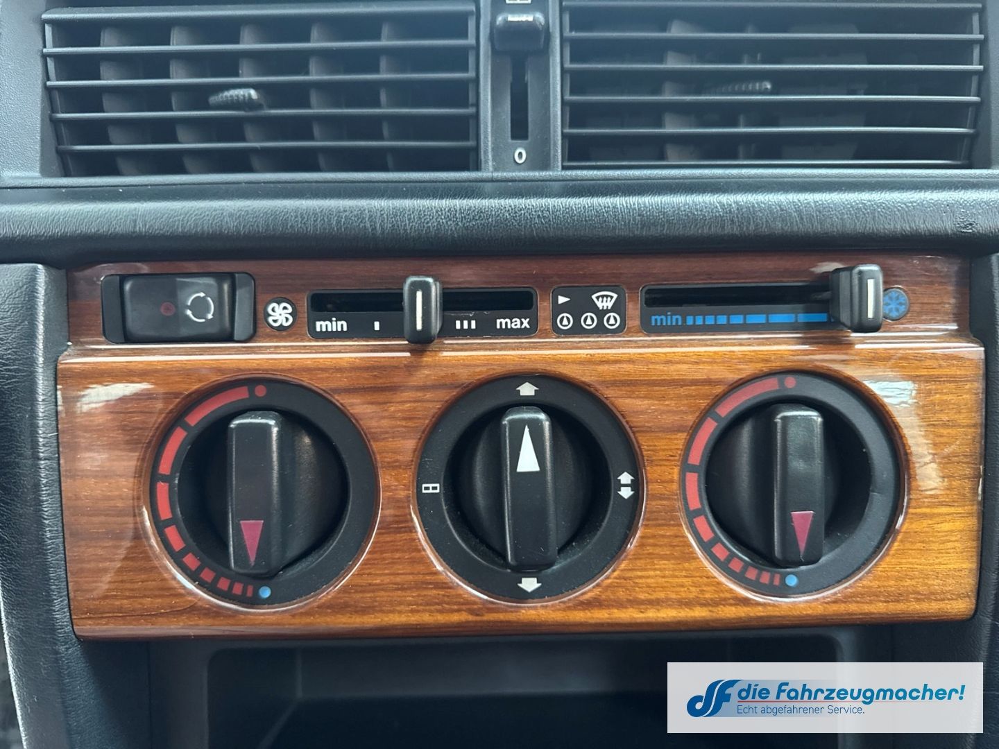 Fahrzeugabbildung Mercedes-Benz 190 Oldtimer Memory Sitze e-Sitze Klima el.SP eF
