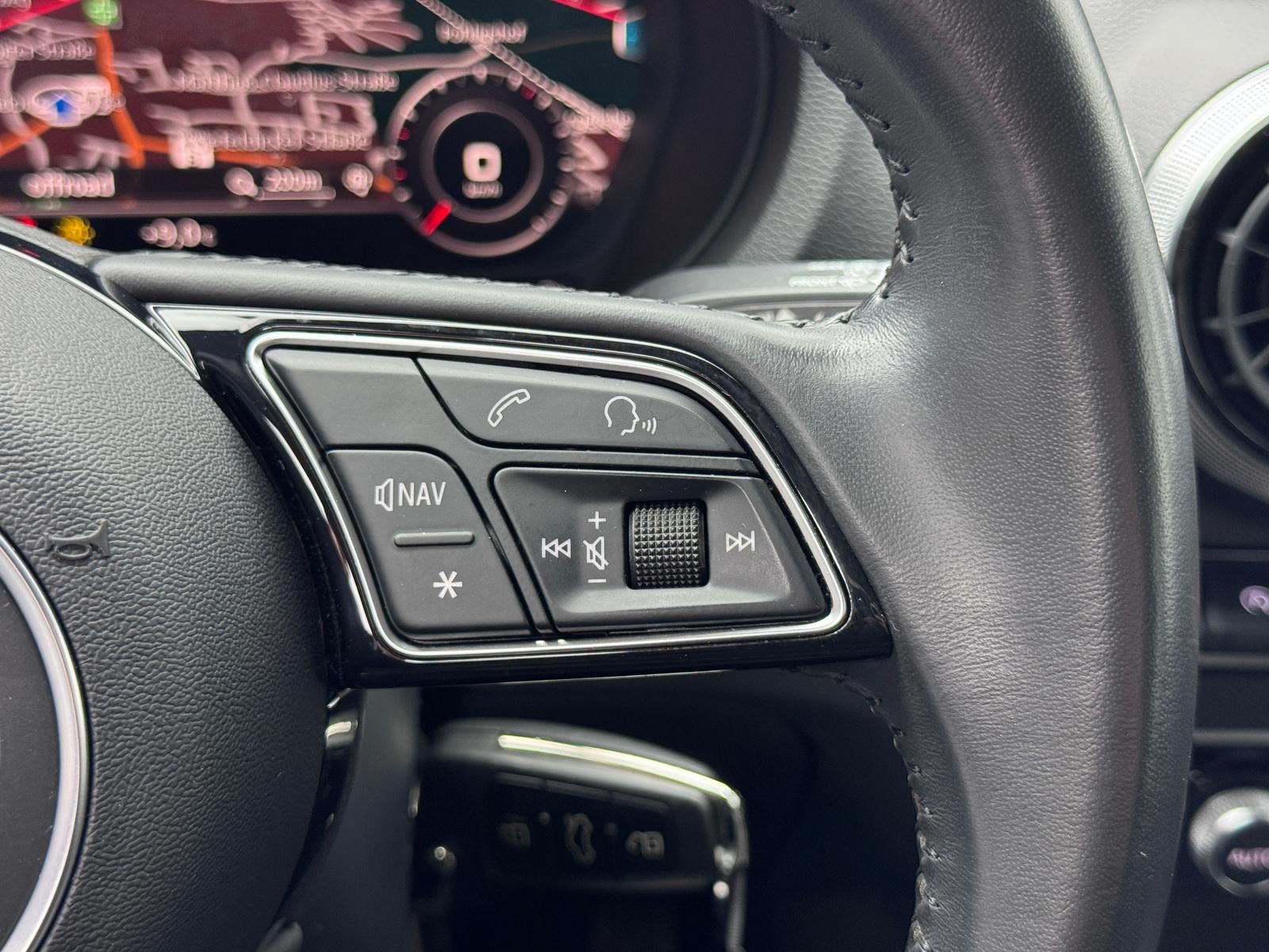 Fahrzeugabbildung Audi SPORTBACK 40 TFSI QUA/ACC/AHK/RCAM/MATRIX/VIRTUA