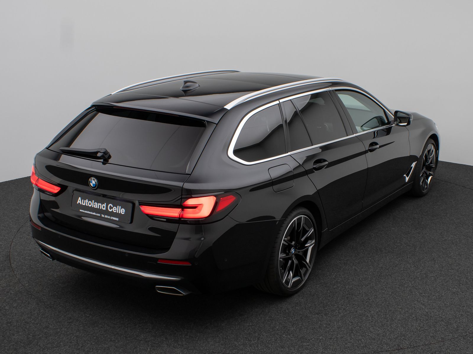 Fahrzeugabbildung BMW 520d xD LuxuryLine Panorama Laser TV HUD DAB H/K