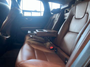 MYAUTOCENTER – Gebraucht- und Jahreswagen mit Werkstattservice in Pfaffenhofen Volvo XC 60 *Inscription*AHK*LED*Kamera*