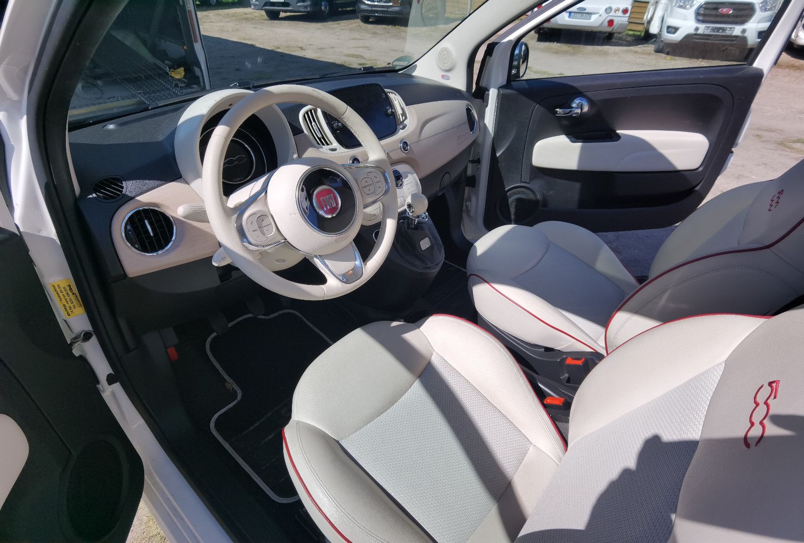 Fahrzeugabbildung Fiat 500 DolceVita