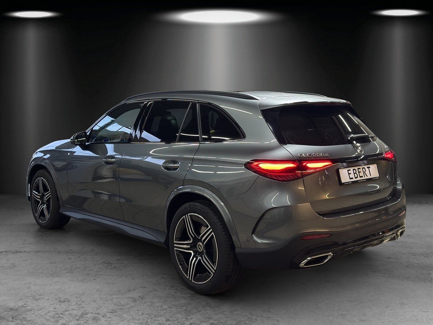 Fahrzeugabbildung Mercedes-Benz GLC 220d AMG Prem+ AIRMATIC Pano DISTRO Memo AHK