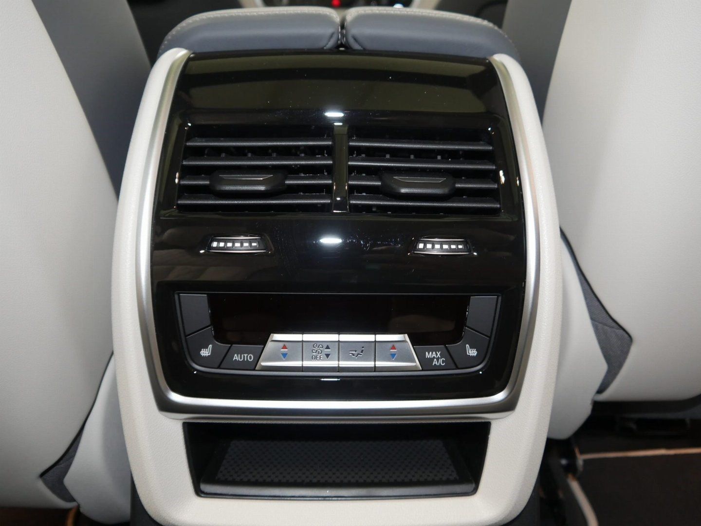 Fahrzeugabbildung BMW X7 M60i Panorama Glasdach Sky-Lounge | Sitzbelüf