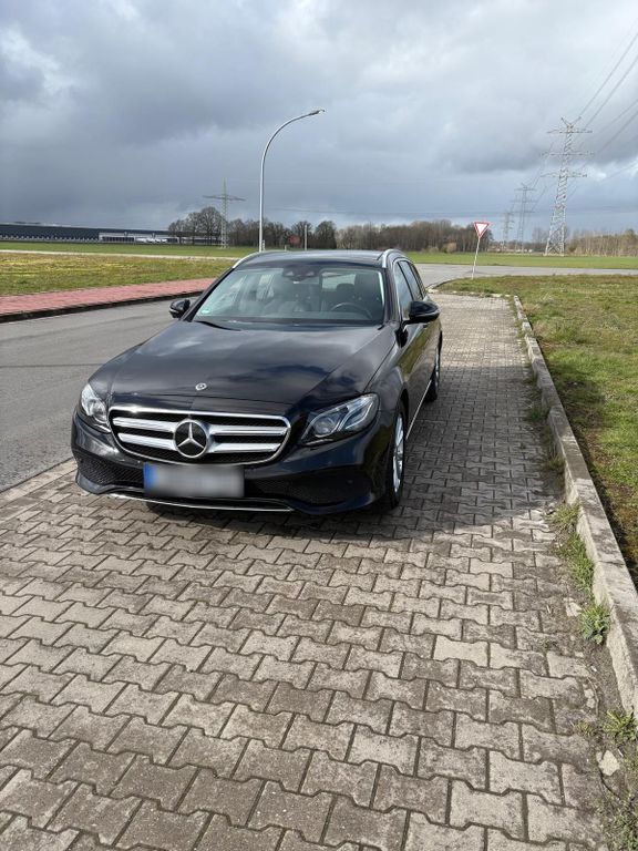 Image of Mercedes-Benz E 350