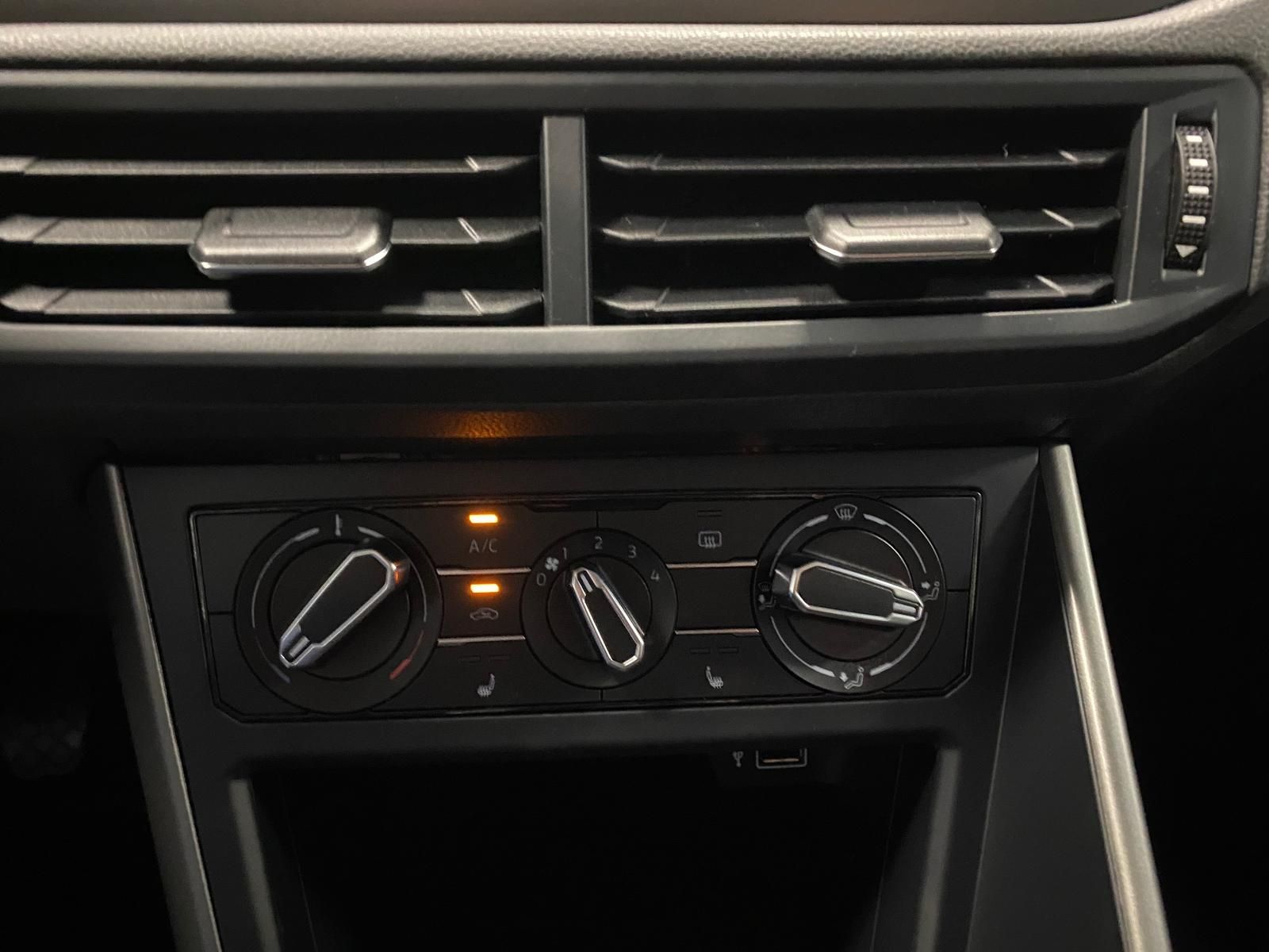 Fahrzeugabbildung Volkswagen Polo 1.0 TSI Comfortline PDC+SITZHEIZ+ALLWETTER+