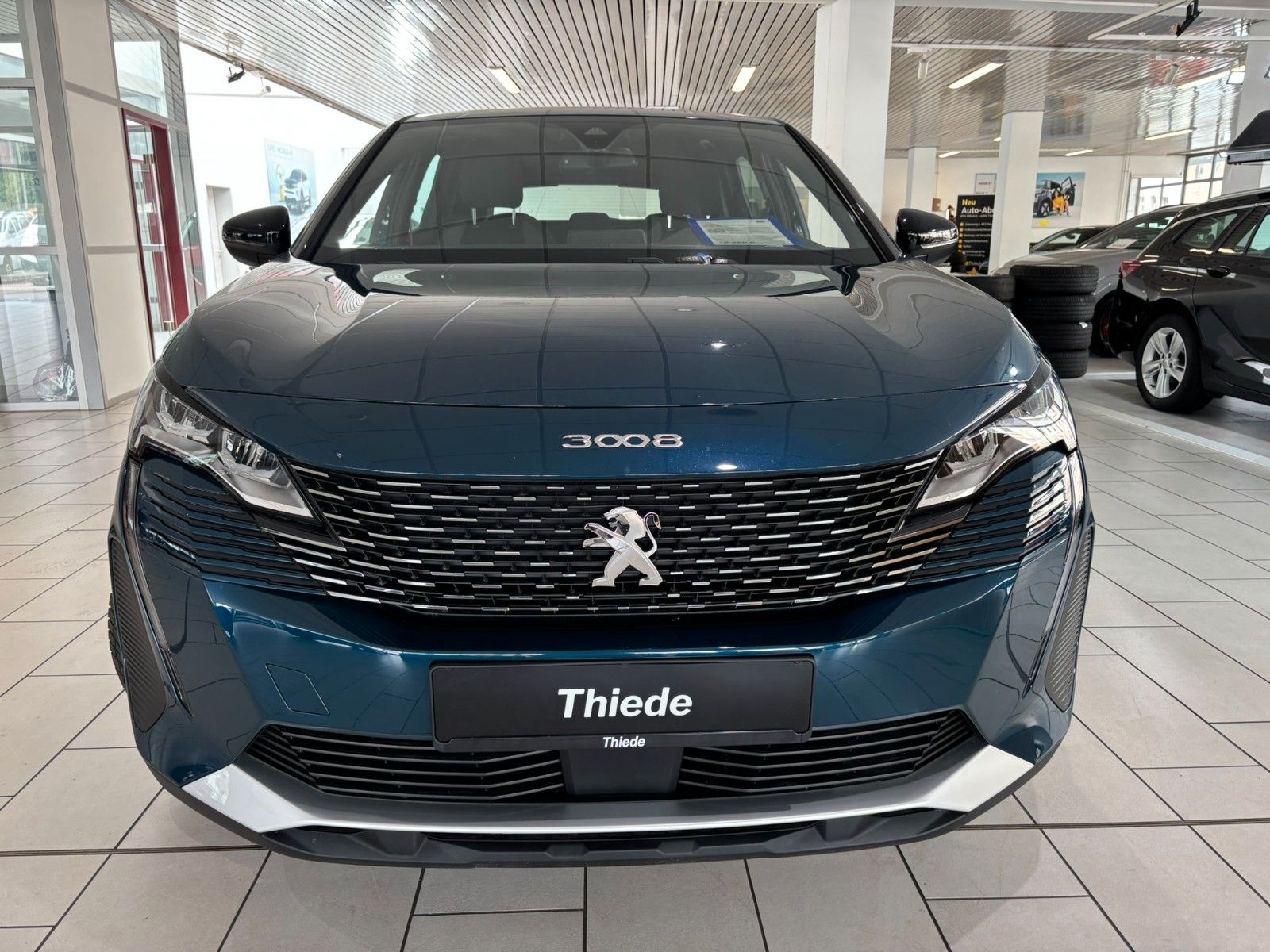 Fahrzeugabbildung Peugeot 3008 1.2T ACTIVE PACK NAVI/LED/SPORT/VIRT/PDC