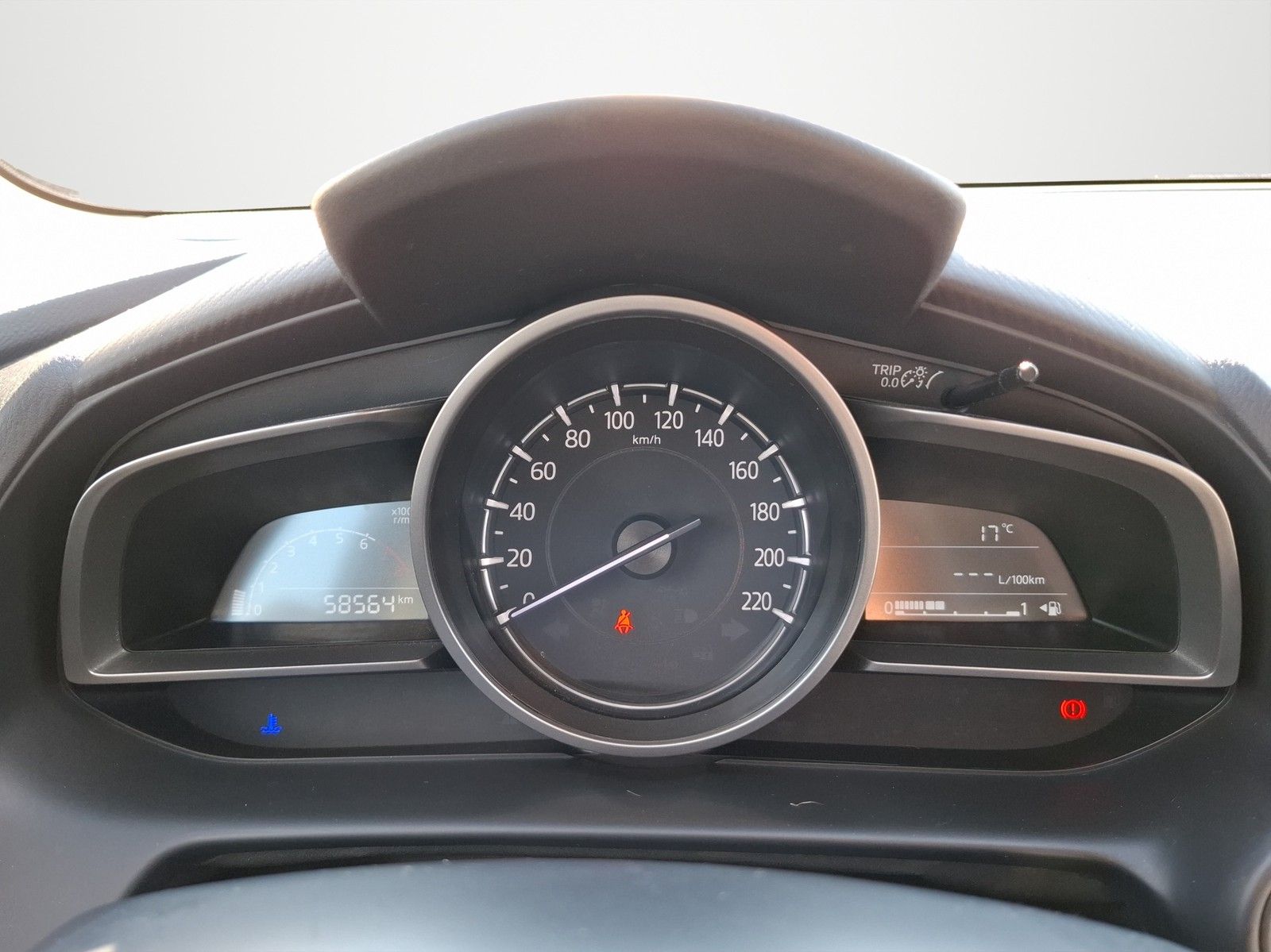 MAZDA 2 Ad'vantage 1.5 KLIMA / SITZHEIZUNG / LED / NAV - Image 12