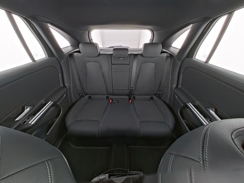 Fahrzeugabbildung Mercedes-Benz EQA 250+ BONUS+PANO+AMBIENTE+LENKRADHEIZ+KAMERA+