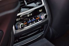 Fahrzeugabbildung BMW 740Ld Lang xDrive Panora Laser 3xTv ACC Massage