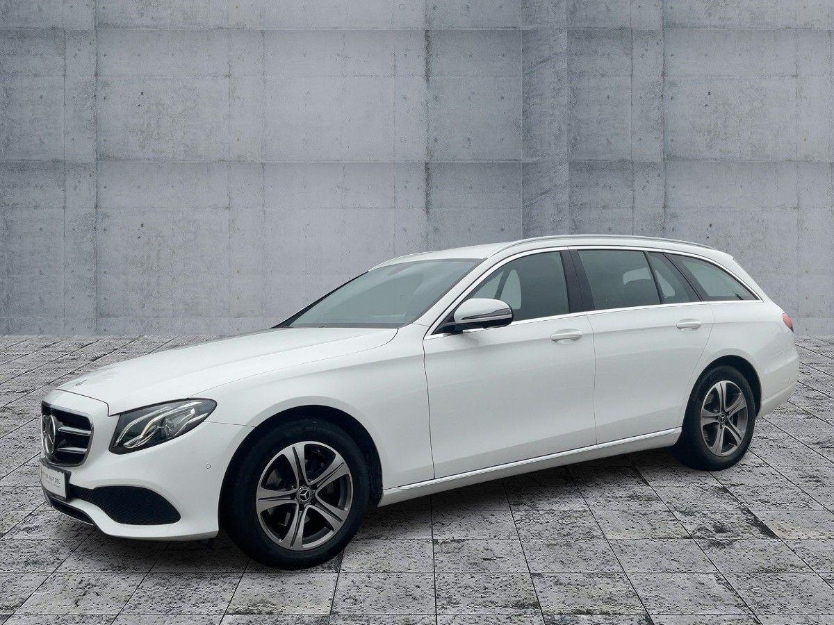 Mercedes-Benz E 200 AVANTGARDE LED+NAV+ACC+SHZ+RFK+AHK+360°