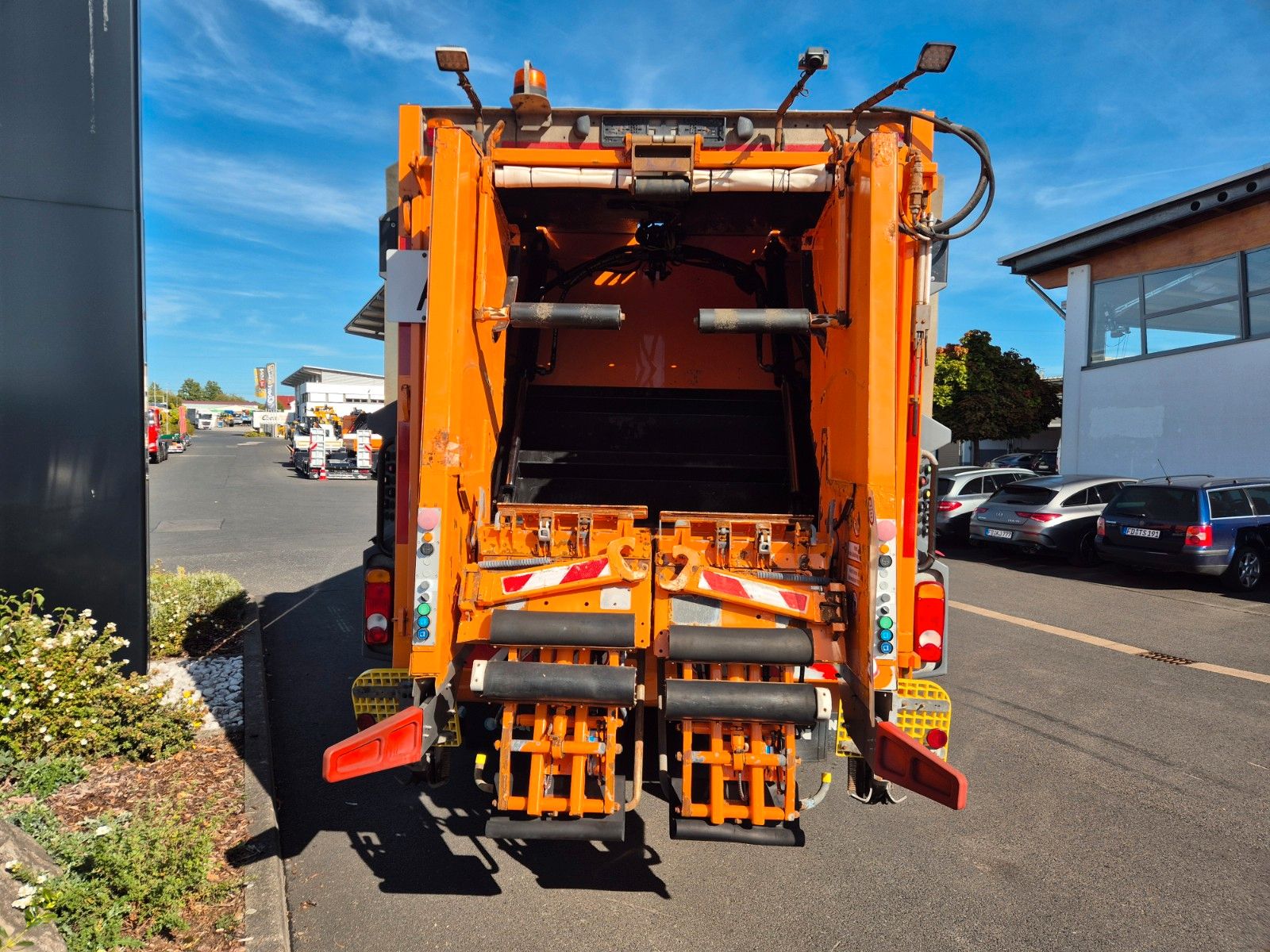 Fahrzeugabbildung Mercedes-Benz Actros 2533 L Faun Variopress II524 V19 Zoeller