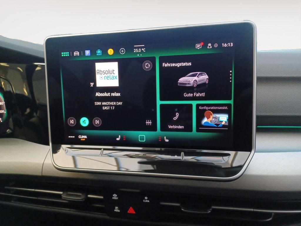Fahrzeugabbildung Volkswagen Golf 1.5 TSI OPF Life LED, Shzg, Einparkhilfe