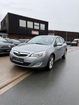 Opel Astra J Sports Tourer Edition - Opel Astra aus 2010: Sports Tourer