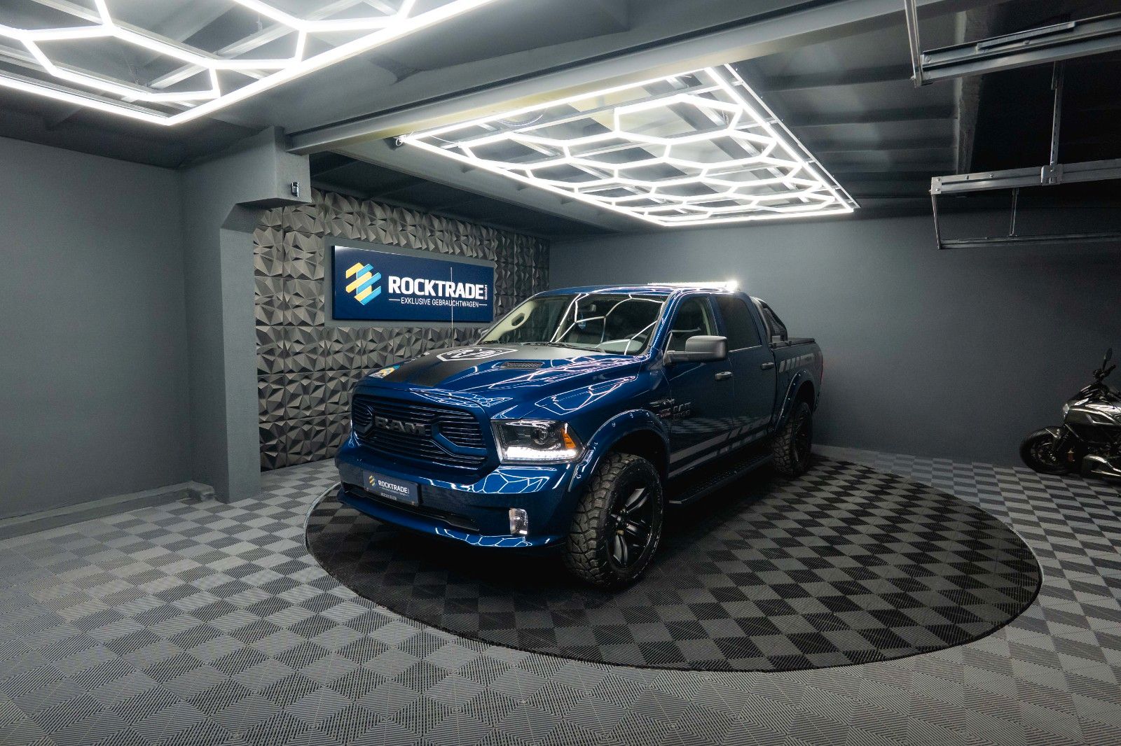 Fahrzeugabbildung Dodge RAM 5.7 V8 HEMI 4x4 OFFROAD Night-Paket *LED*AHK