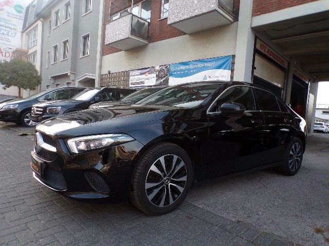 Mercedes-Benz A 250 e Limousine LED T.Leder PDC+ LKA VZA DTC+ imagem 2