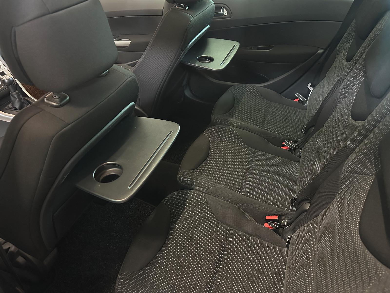 Peugeot 308 2009 — photo 15