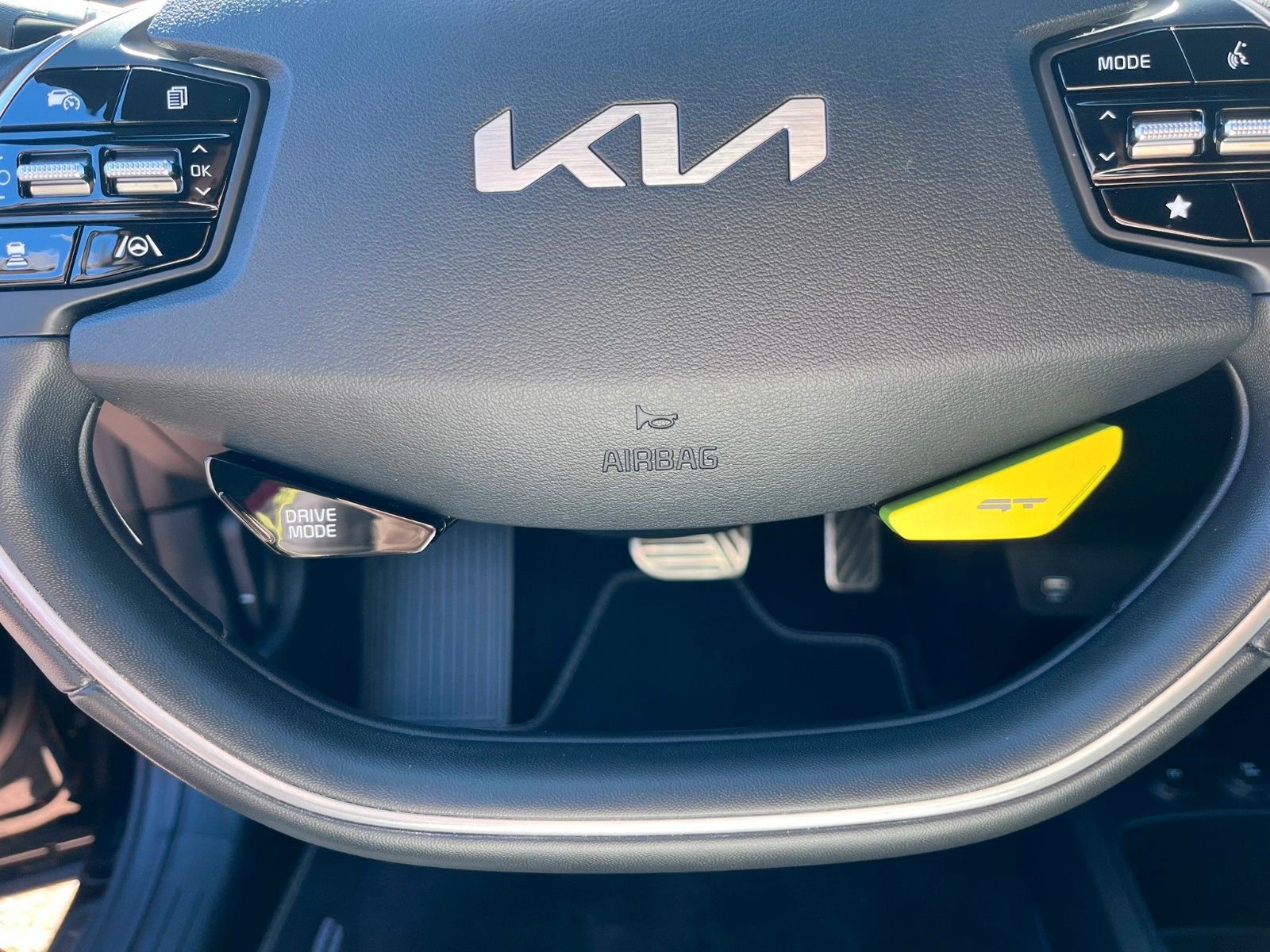 Fahrzeugabbildung Kia EV6 GT 4WD 8fach Alu Meridian Sitzheizung uvm.