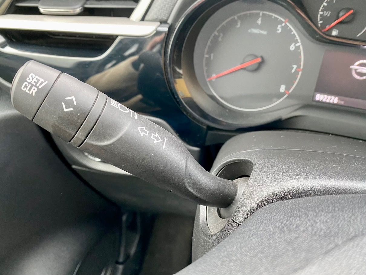 Fahrzeugabbildung Opel Corsa 1.2 Edition KLIMA NAVI GZJR SHZ PDC DAB+