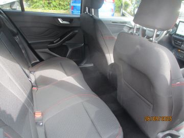 Ford Focus Turnier ST-Line 5j Garantie + Winterpaket