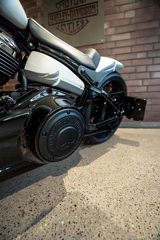 Harley-Davidson Softail Breakout 114 BREAKOUT CUSTOM BIKE