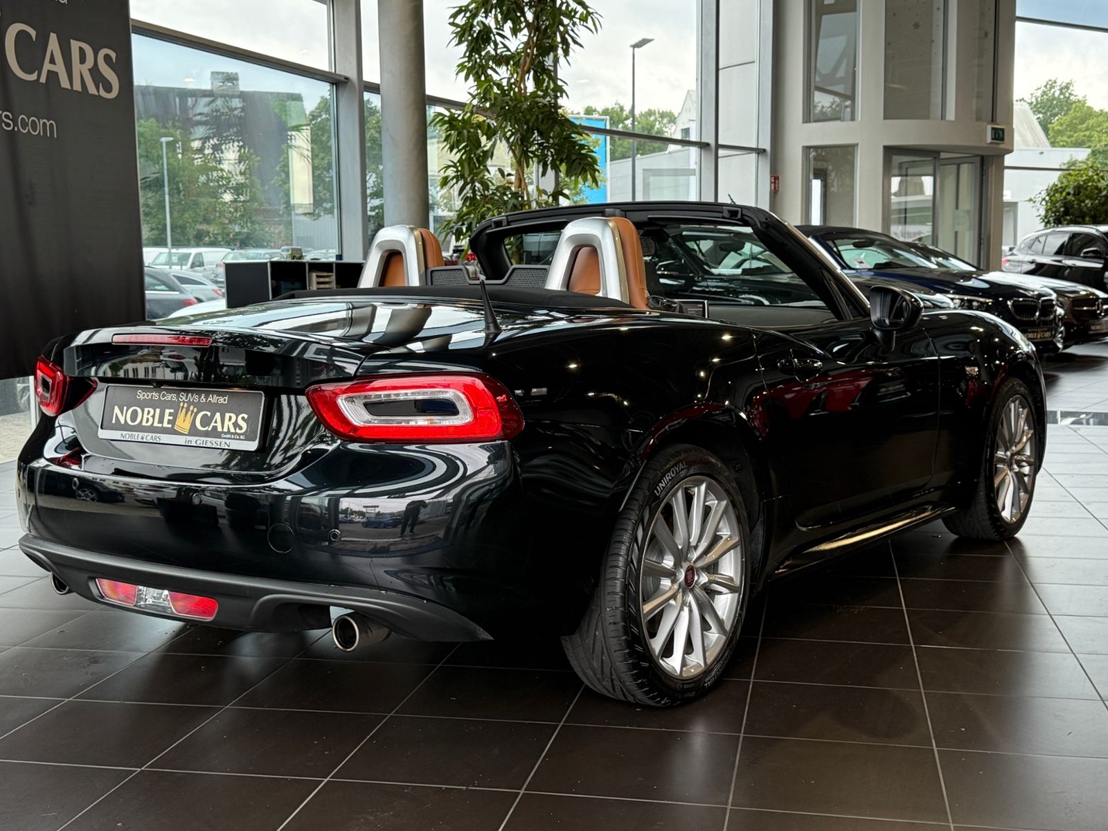 Fahrzeugabbildung Fiat 124 Spider Lusso KAM LED NAVI
