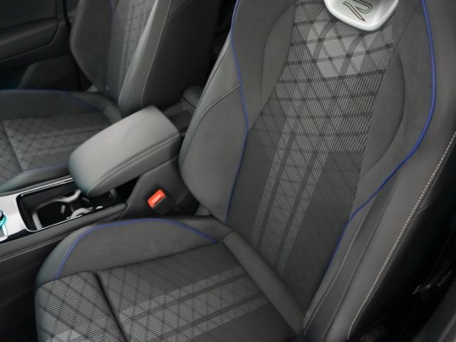 Tiguan R-LINE TDI DSG 4MOTION+ANHÄNGERKUPPLUNG+R