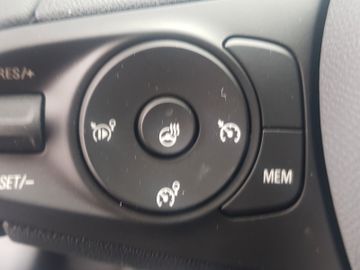 Fotografie 12 des Opel Corsa F GS Kamera Sitz-/Lenkradheizung