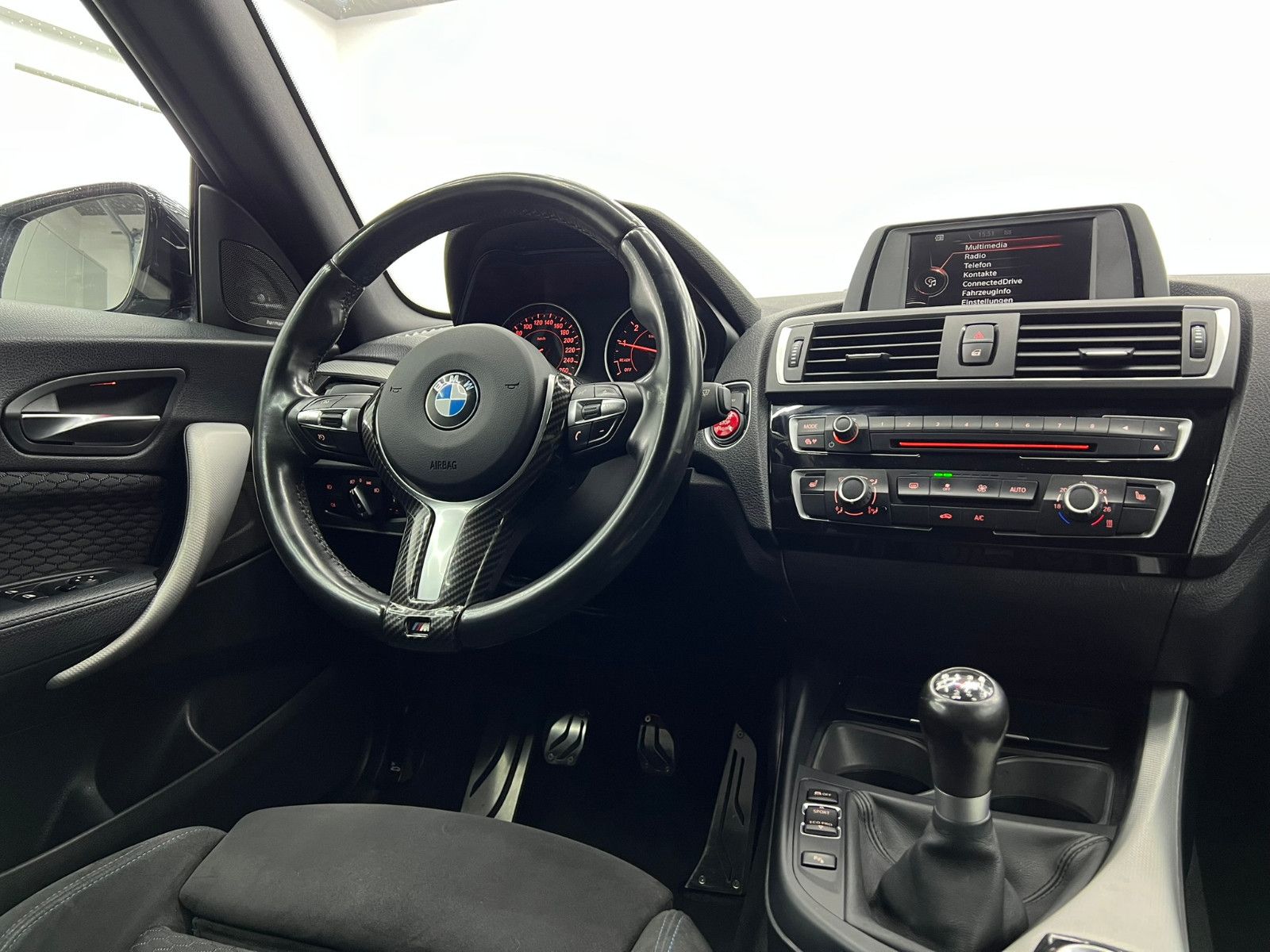 Fahrzeugabbildung BMW 218 i Coupe M SPORT PAKET/SHZ/H&K/19 ZOLL/19%