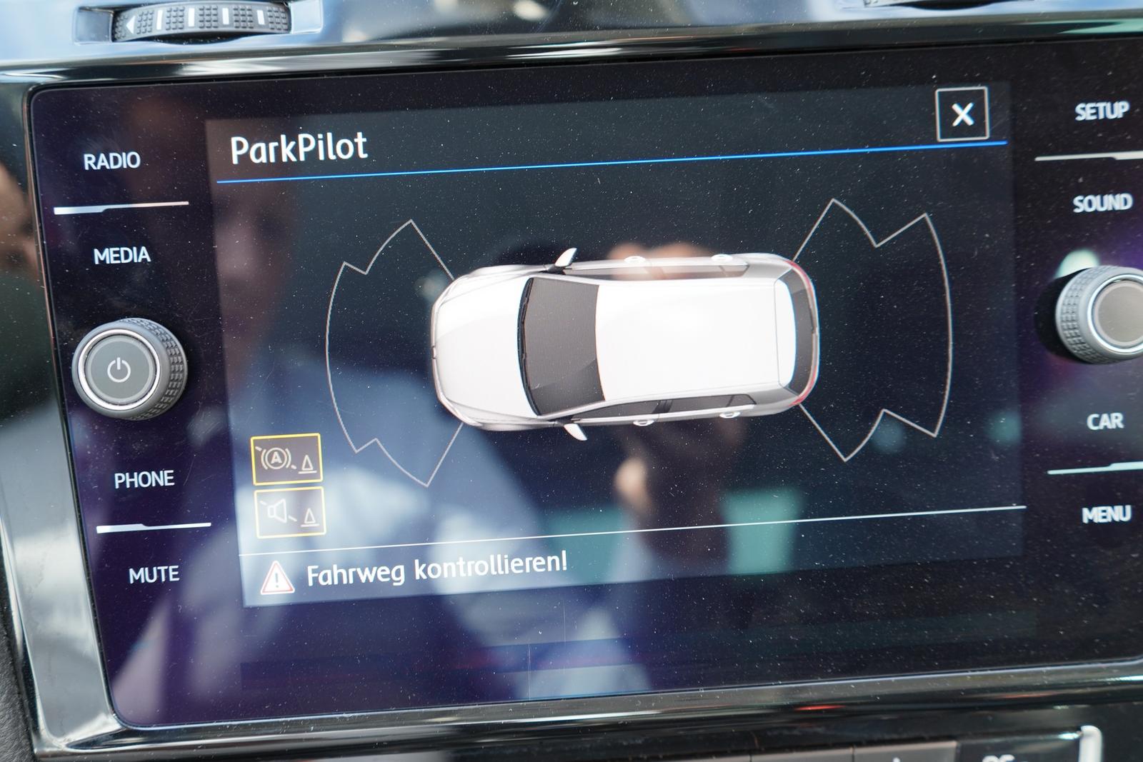 Volkswagen Golf VII 1.0 IQ Drive ACC Totwinkel Sitzheizung