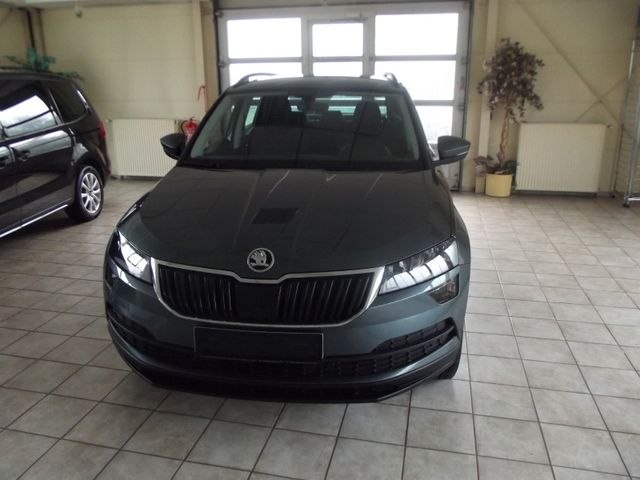 Skoda Karoq 1.0 TSI CLIMATRONIC/AHK/NAVI/PDC/SHZG/GRA