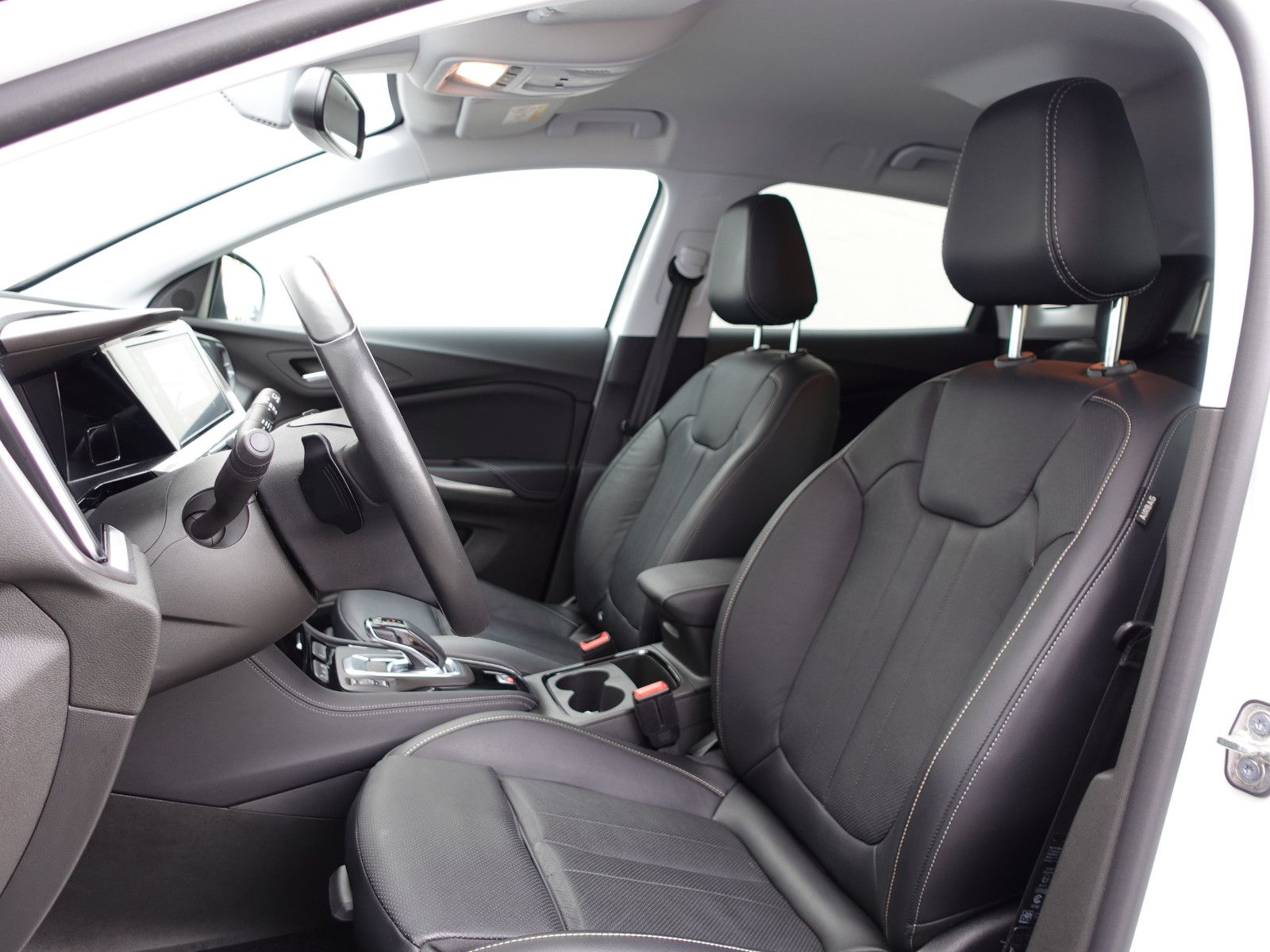 Fahrzeugabbildung Opel Grandland 1.2T AUTOMATIK,Matrix,AHK,Navi,Leder