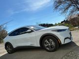 Ford Mustang Mach-E Emotor Extended Range 216kW, ... - weiße Ford Mustang Mach-E