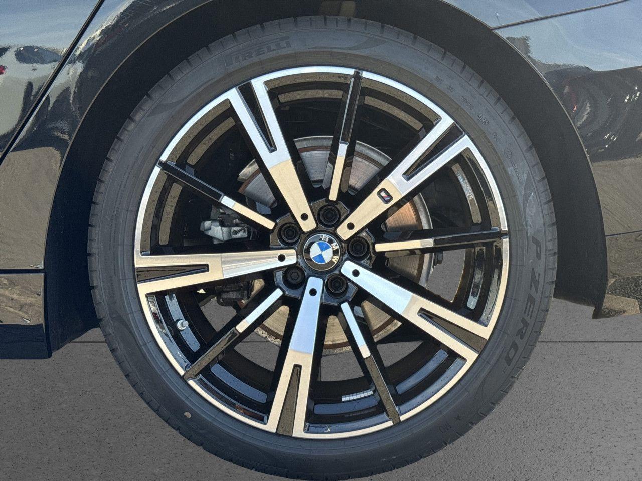 BMW 520d T M SPORT AdLED,AHK,Pano,StHz,H/K,HUD,DAPro