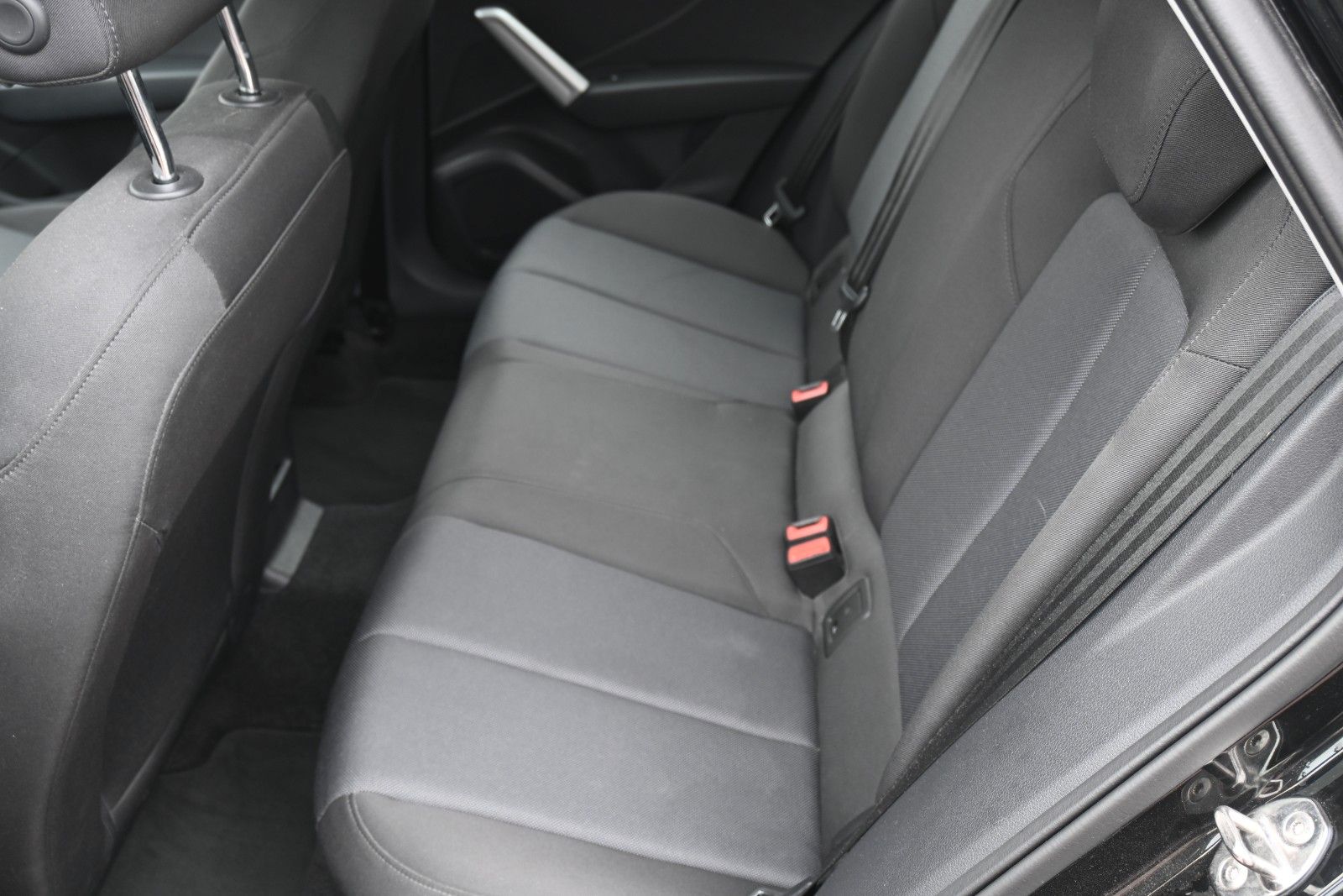 Fahrzeugabbildung Audi Q2 30 1.0 TFSI PDC*RFK*SHZG*LED*Allwetter*
