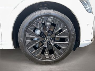 Audi Q8 e-tron - 5