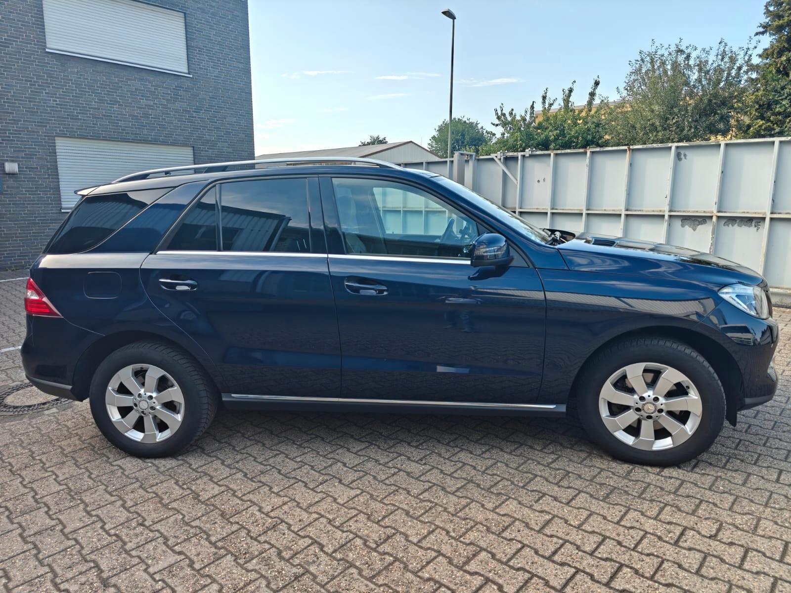 Mercedes-Benz ML350 BlueTEC 4MATIC-STH.-PANOR.D-AHK,VOLLEDER
