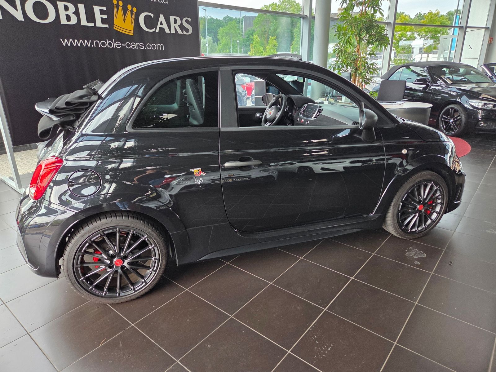 Fahrzeugabbildung Abarth 595C Competizione NAVI CarPlay