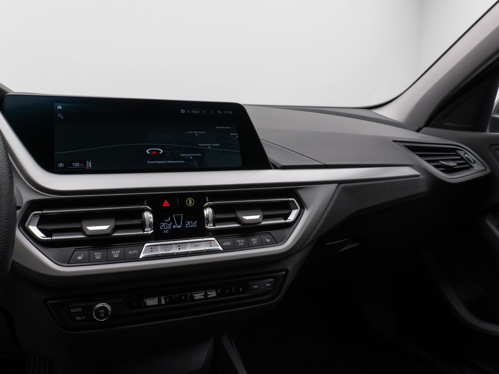 Fahrzeugabbildung BMW 118i DAB CockPitPro PDC LED Geschwindigkeitsreg