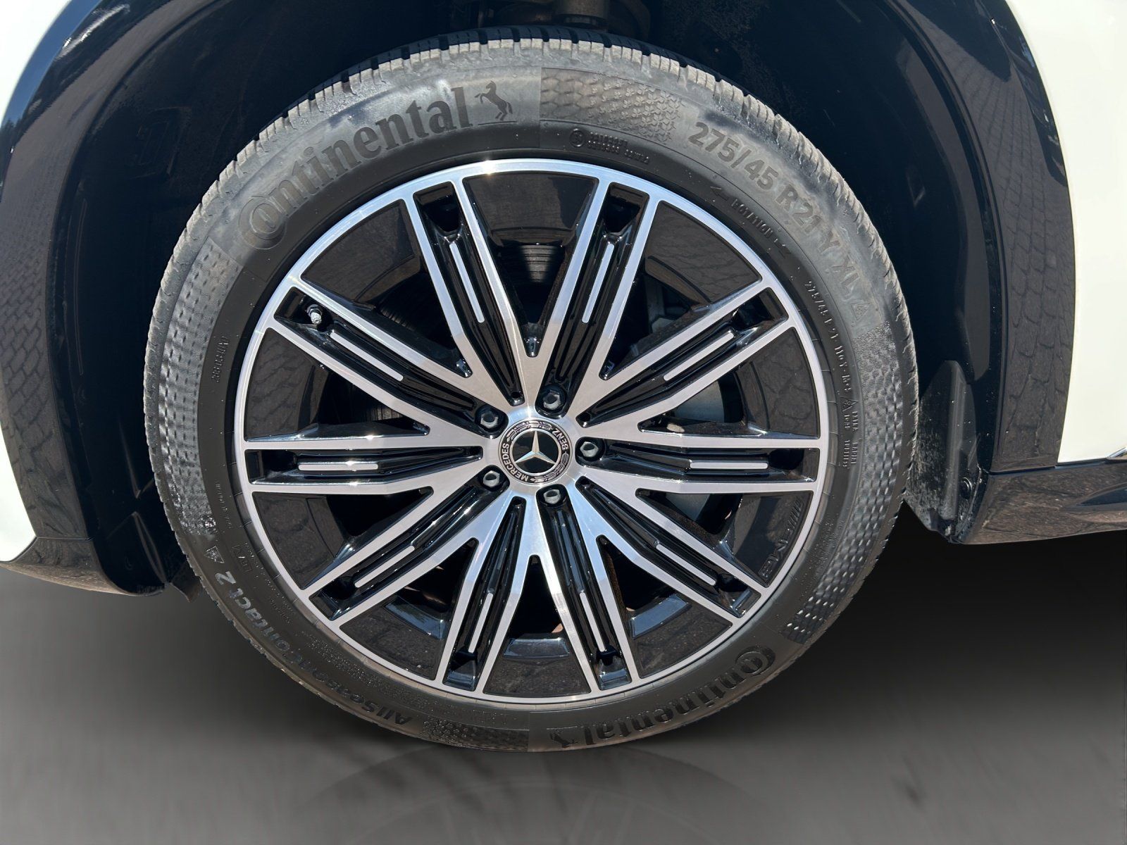 Fahrzeugabbildung Mercedes-Benz EQS 500 SUV AMG Distro PANO Burme Airmatic 360°