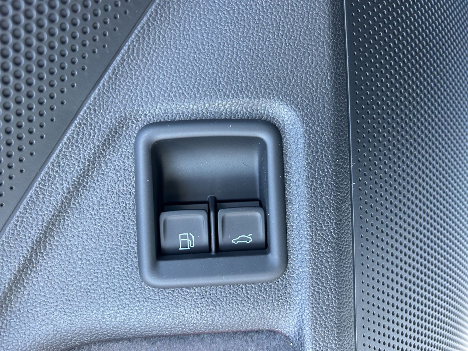 Fahrzeugabbildung SKODA Superb Combi 1.5 TSI iV Sportline DSG AHZV PANO