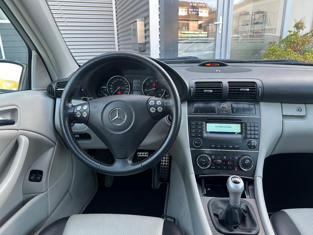 Mercedes-Benz C 230