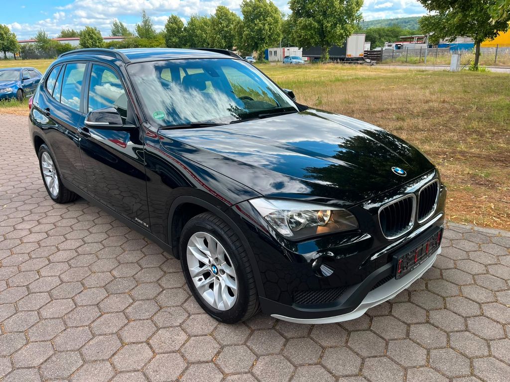 BMW X1 xDrive18d Sport Line 1-Hand - Bild 2