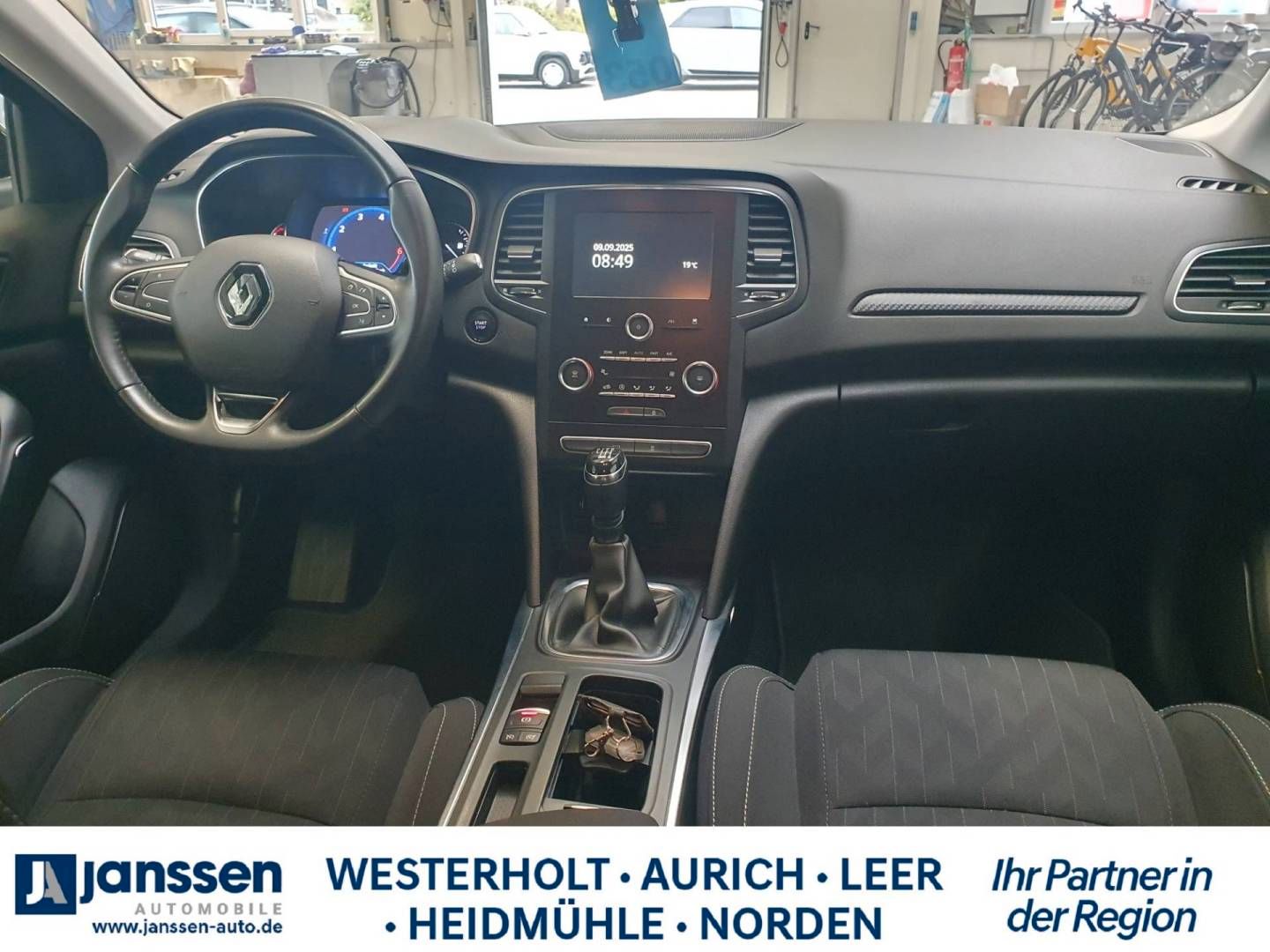 Fahrzeugabbildung Renault MEGANE LIMITED TCe 140 GPF