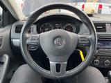 Volkswagen Jetta 1.6 TDI DSG Match - Volkswagen Jetta: Match