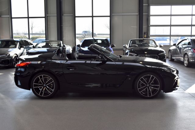 Fahrzeugabbildung BMW Z4 sDRIVE 20i M SPORT APPLE HARMAN KARDON SCHALT