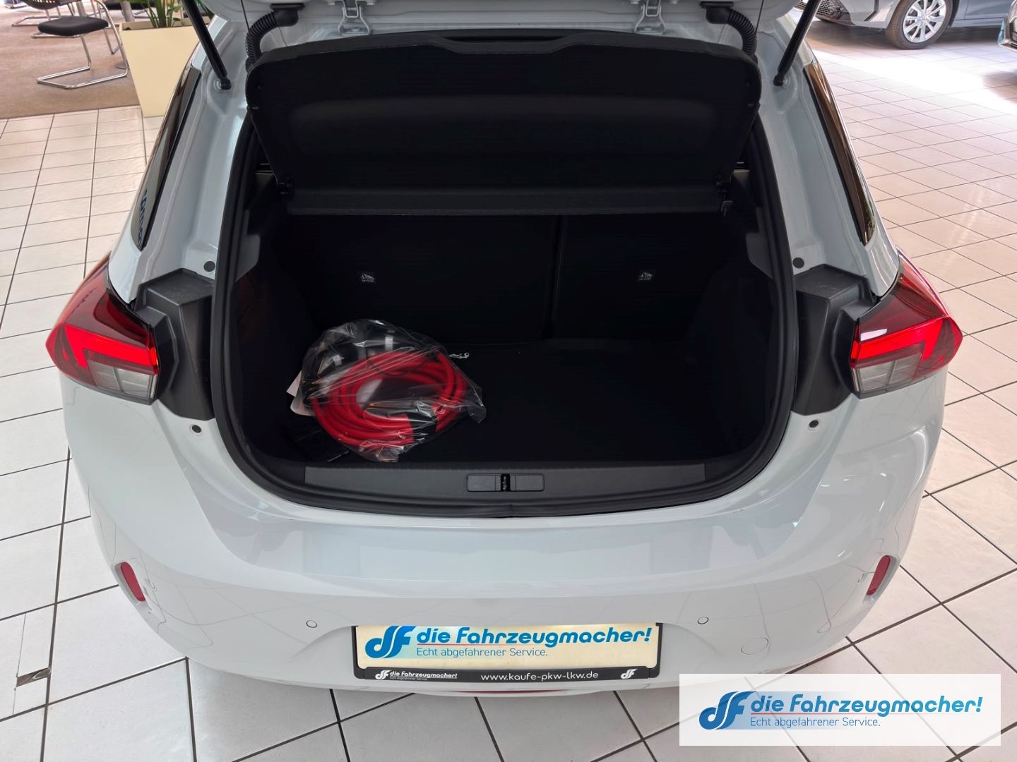 Fahrzeugabbildung Opel Corsa-e F e Edition Digitales Cockpit LED Apple