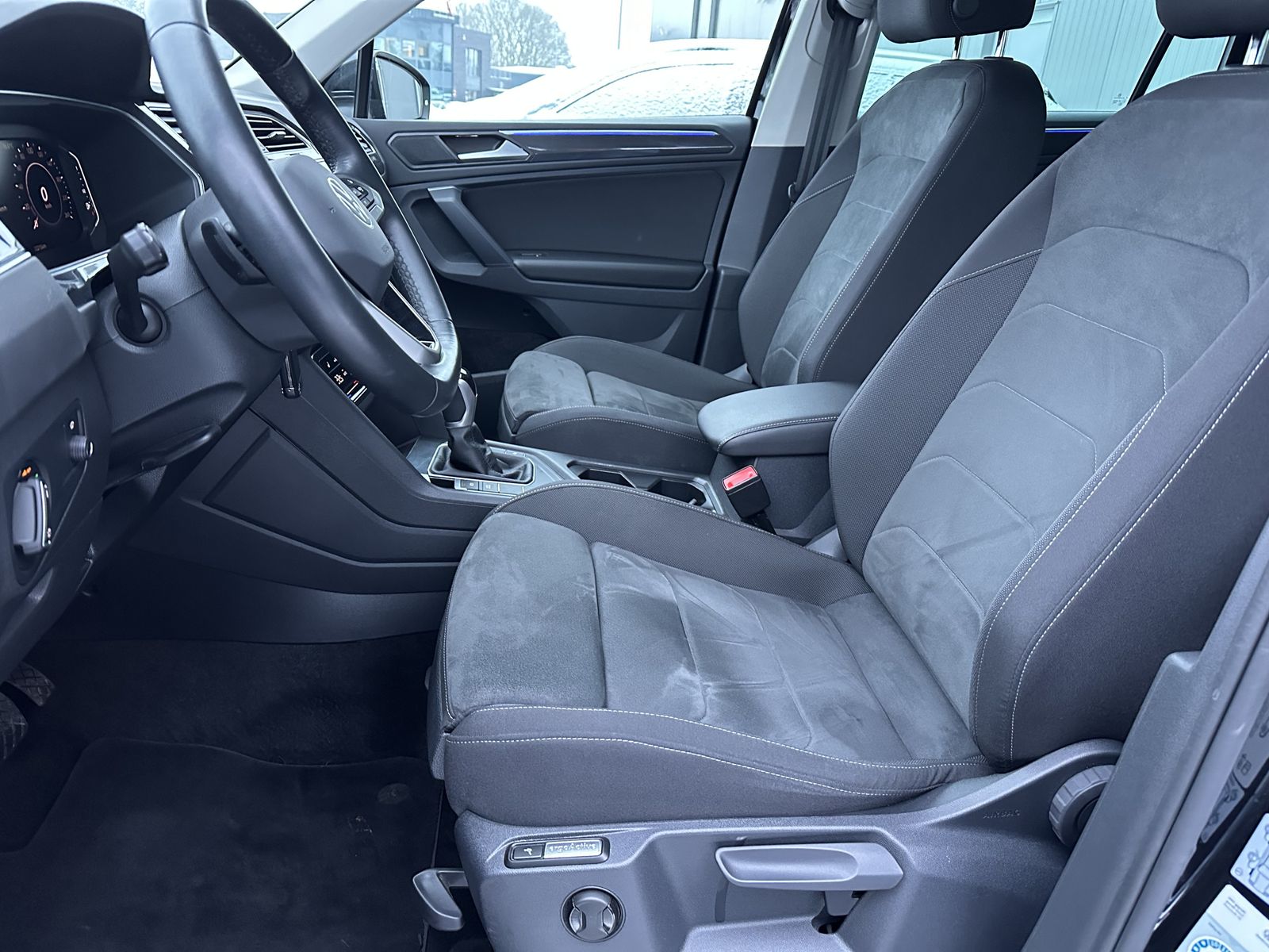 Fahrzeugabbildung Volkswagen Tiguan 1.4 eHybrid Life NAV+LED+AHK+KAM+VCOCK+PP