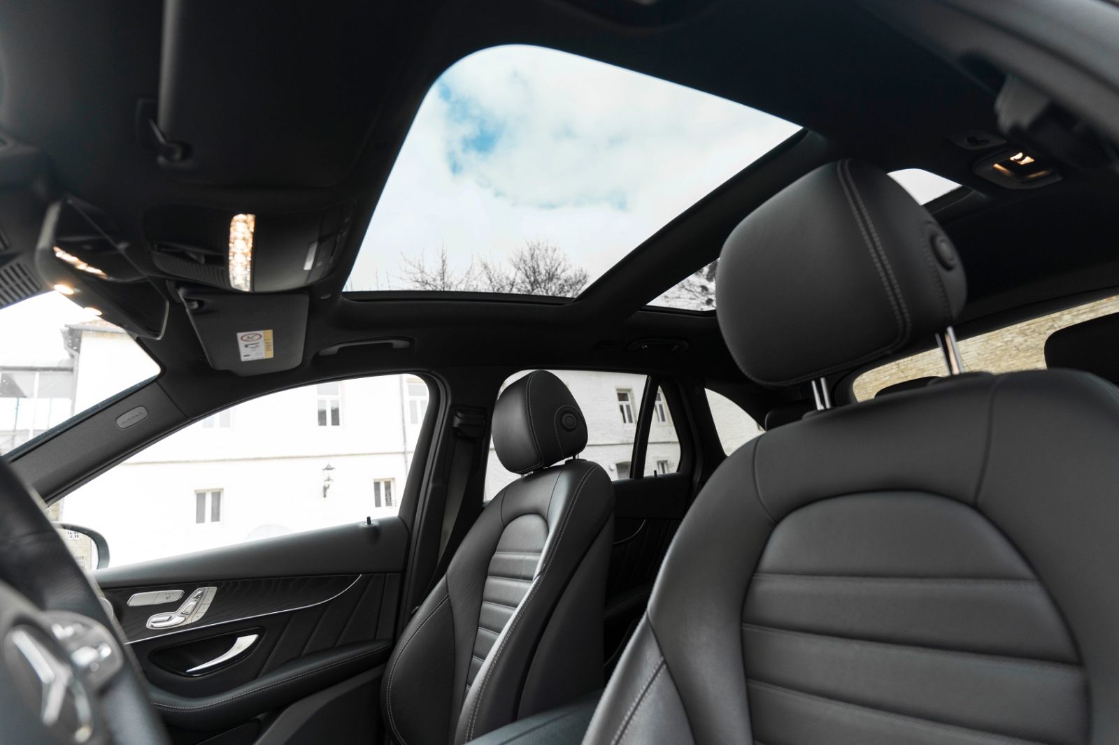 Fahrzeugabbildung Mercedes-Benz GLC 300d e 4Matic AMG BURMESTER 360° PANO M+S