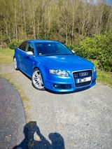 Audi RS4 4.2 quattro Schallensitze Sportlenkrad - Audi RS4: Sport