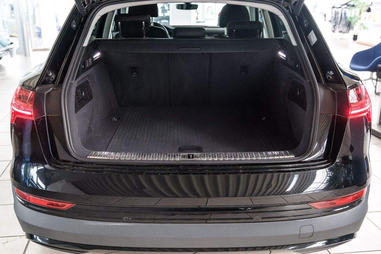 Fahrzeugabbildung Audi e-tron 50 quattro LED+NAVI+SZH+RFK